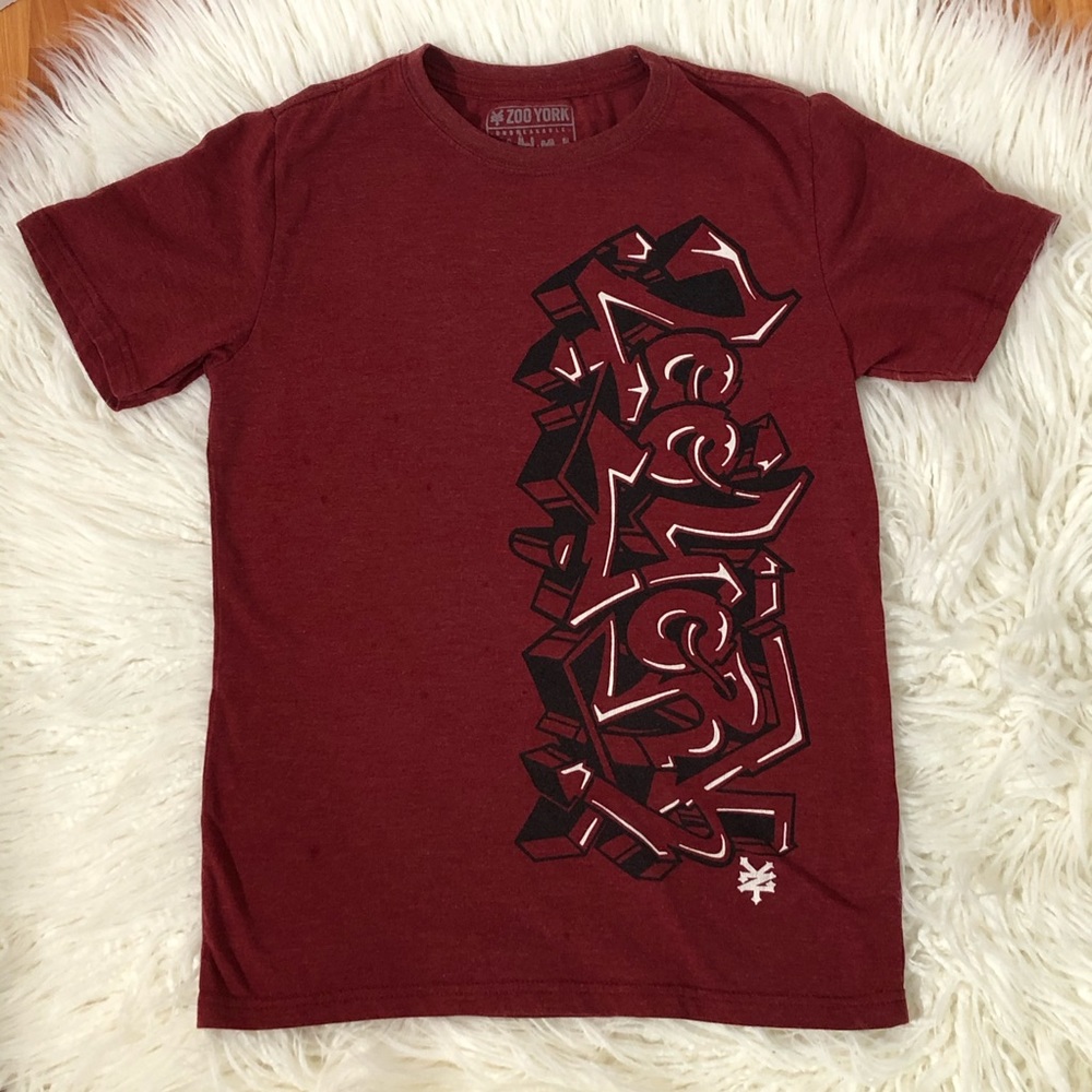 Boys M(10/12) Maroon Graphic Tee “ZooYork”